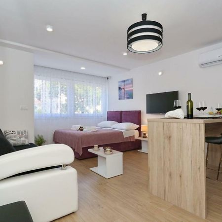 Two New Apartments By The Town Center Zadar Bagian luar foto
