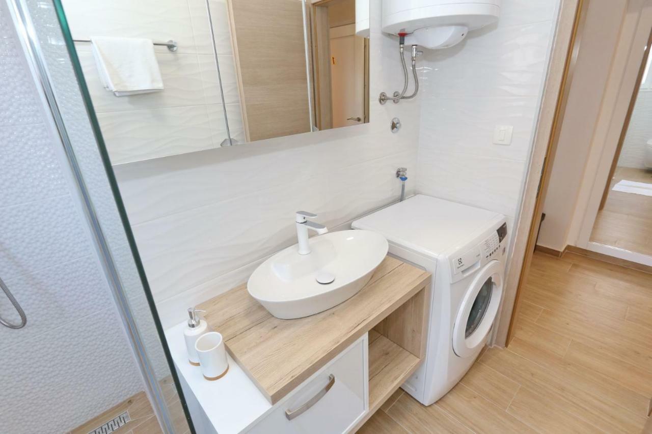 Two New Apartments By The Town Center Zadar Bagian luar foto