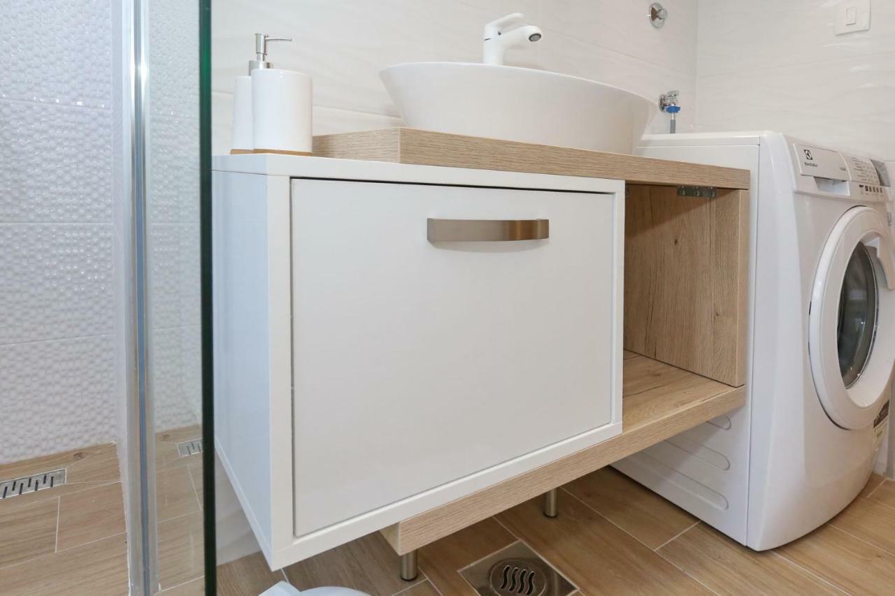 Two New Apartments By The Town Center Zadar Bagian luar foto
