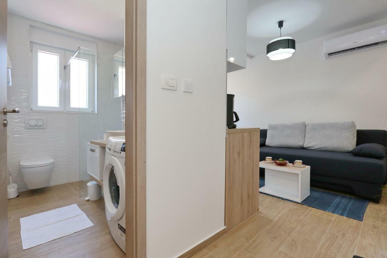 Two New Apartments By The Town Center Zadar Bagian luar foto