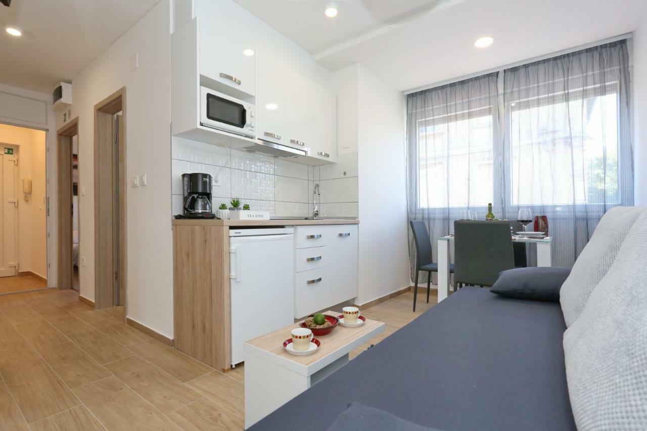 Two New Apartments By The Town Center Zadar Bagian luar foto