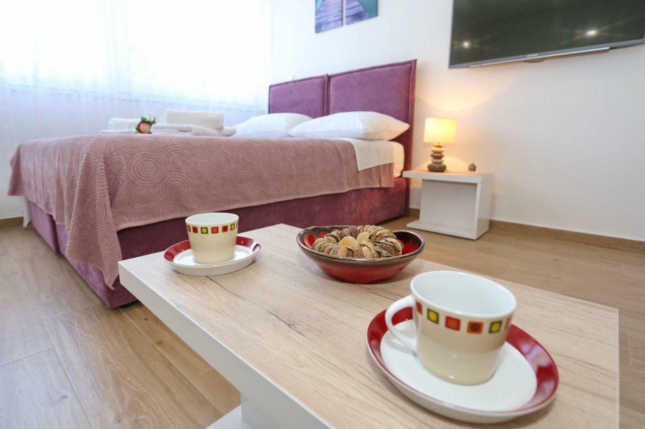 Two New Apartments By The Town Center Zadar Bagian luar foto