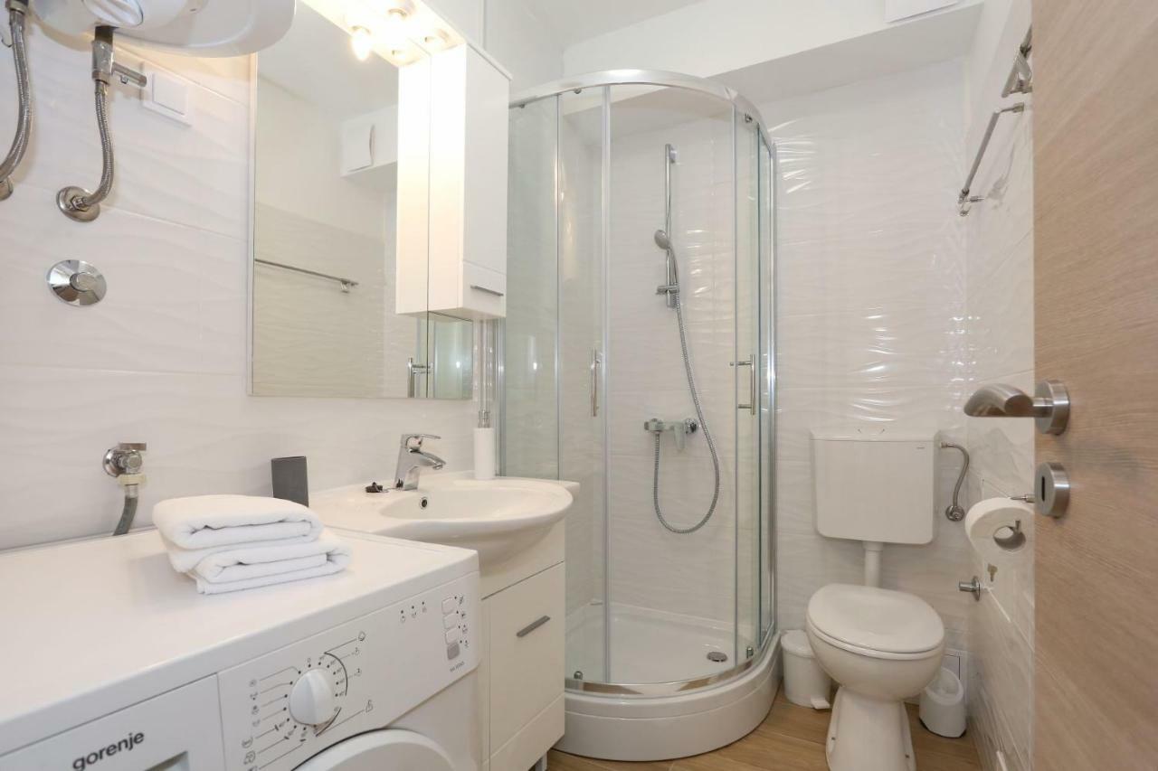Two New Apartments By The Town Center Zadar Bagian luar foto