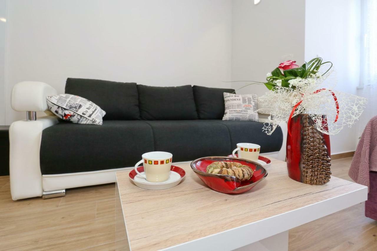 Two New Apartments By The Town Center Zadar Bagian luar foto