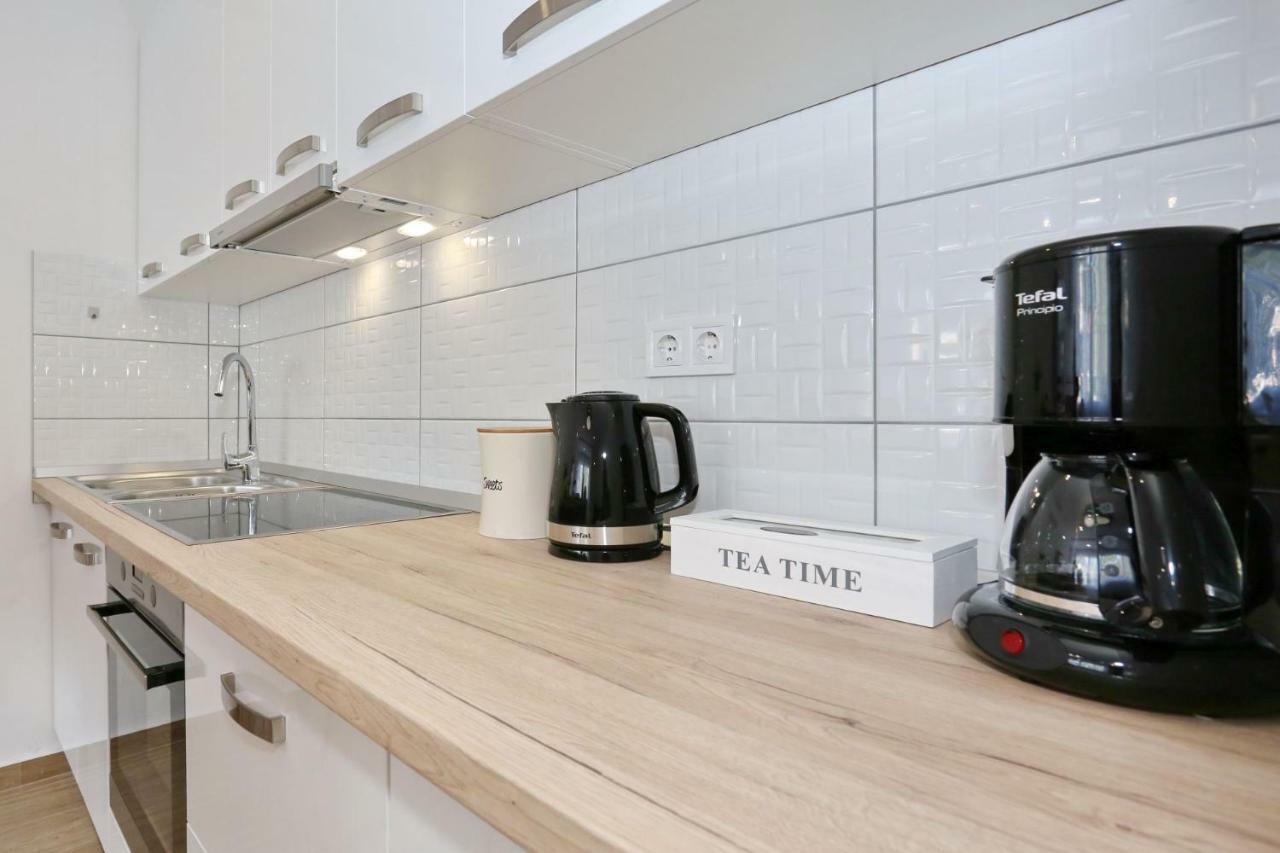 Two New Apartments By The Town Center Zadar Bagian luar foto