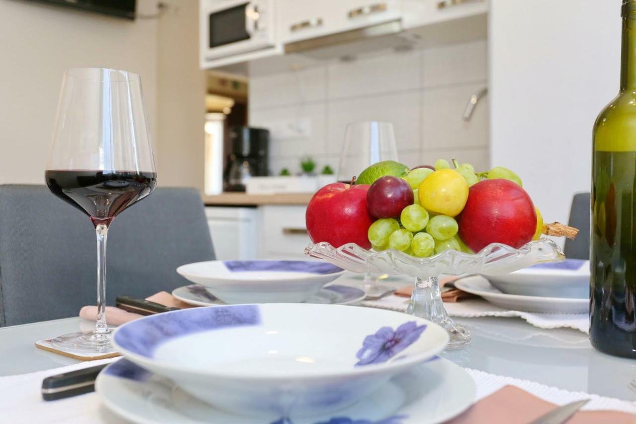 Two New Apartments By The Town Center Zadar Bagian luar foto