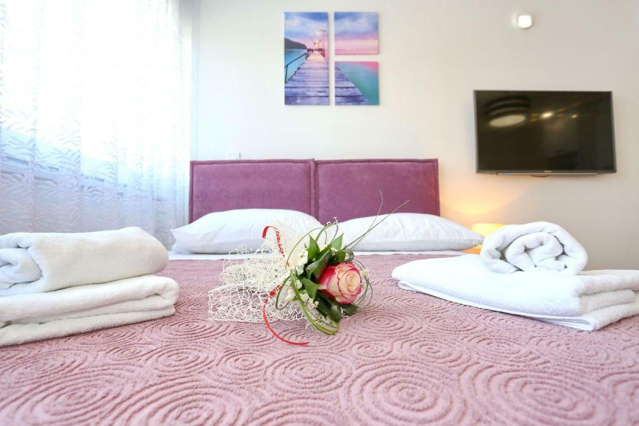 Two New Apartments By The Town Center Zadar Bagian luar foto