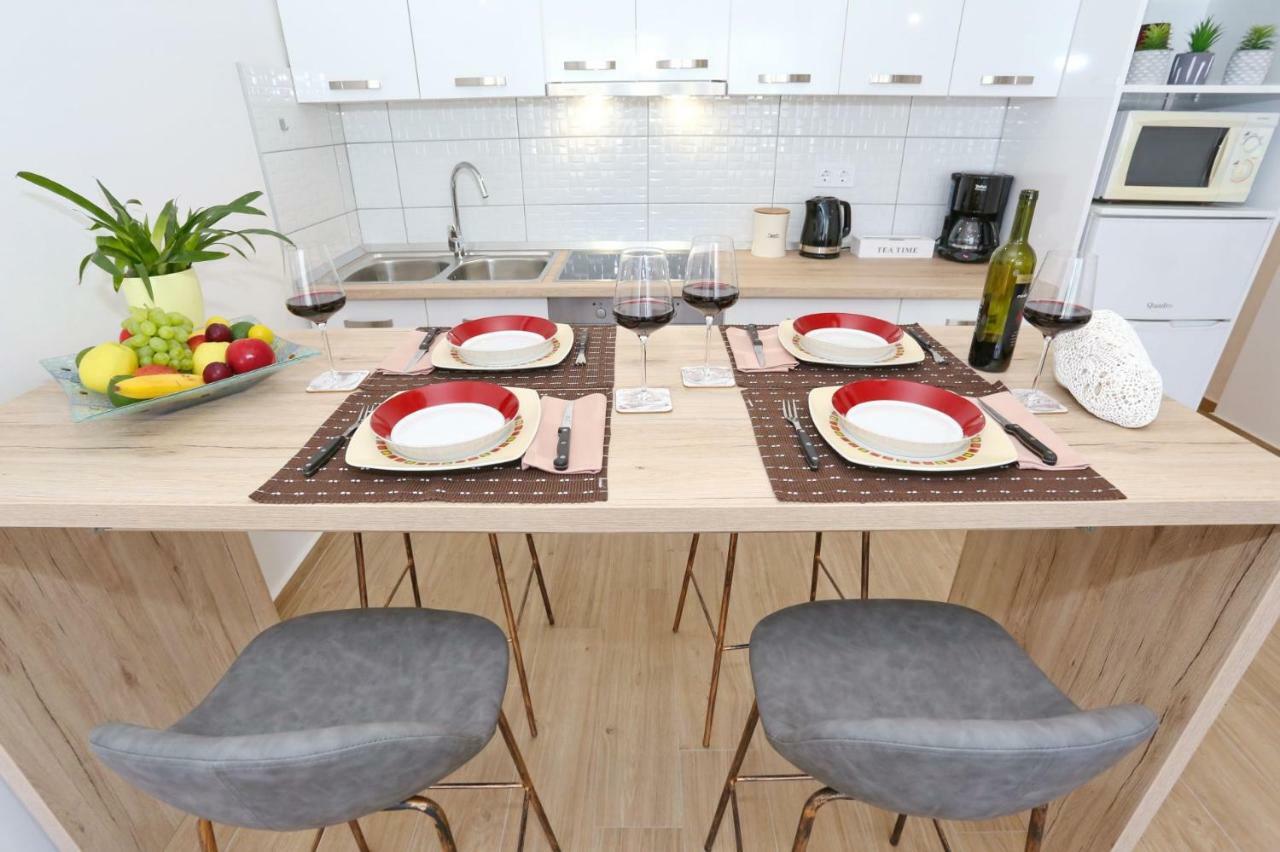 Two New Apartments By The Town Center Zadar Bagian luar foto